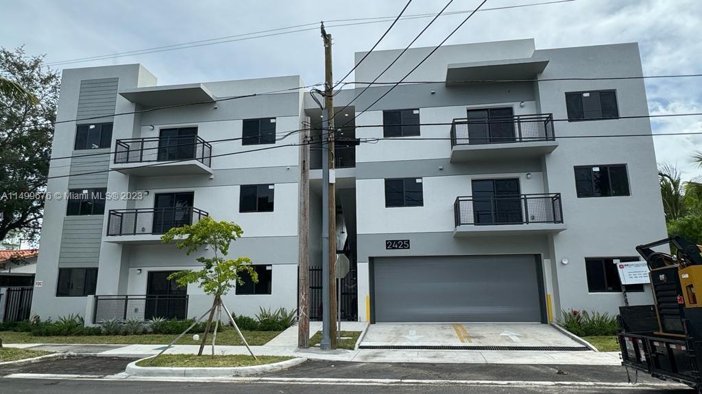 Primary Photo - 2425 NW 24th Ave