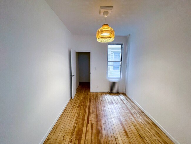 Foto del edificio - 72-45 60th Ln
