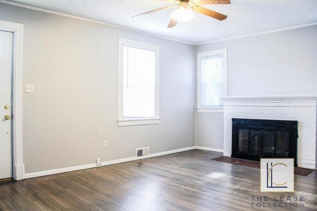 Building Photo - 6704 Boxwood Drive