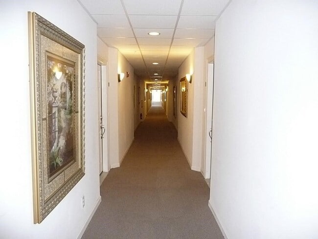 Building Photo - 6655 W Sam Houston Pkwy S