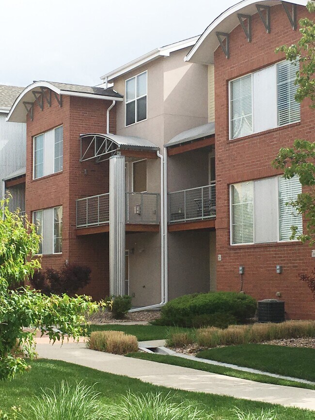 Foto del edificio - 7600 E Academy Blvd