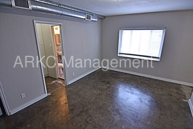 Foto del edificio - 625 E Armour Blvd