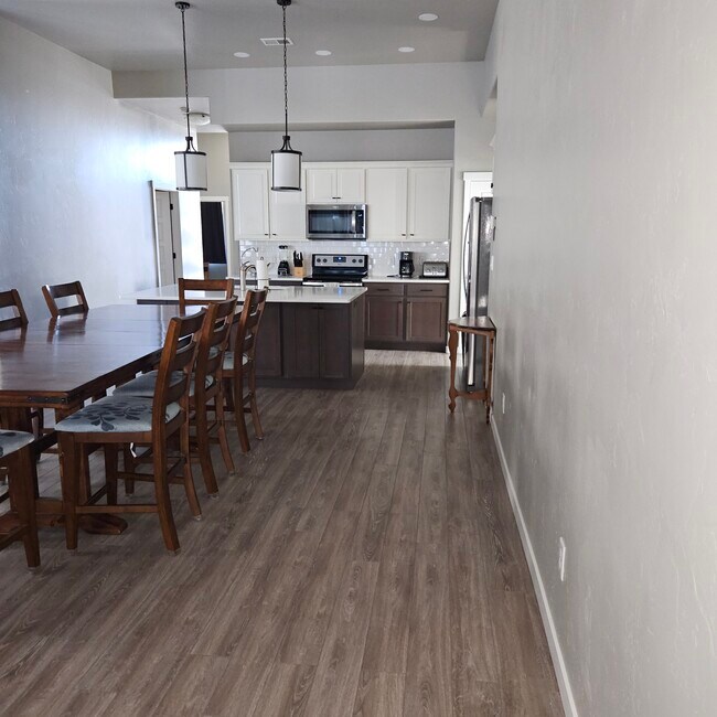 Building Photo - 2477 Apex Ave