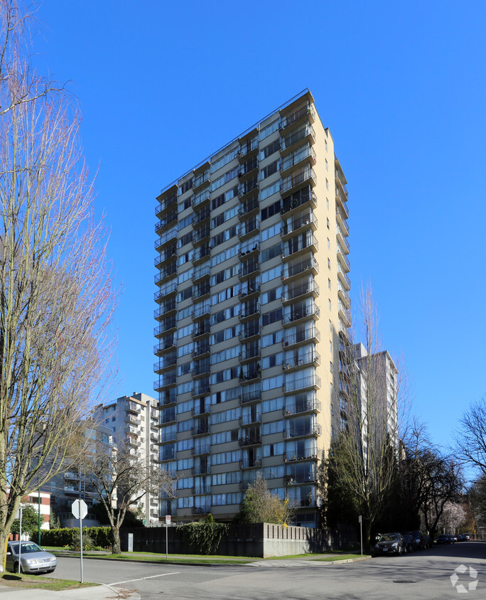 Primary Photo - Americana Apartments
