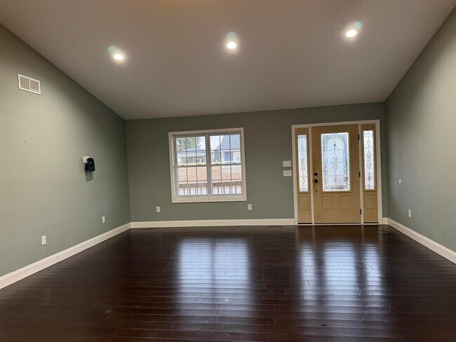 Foto del edificio - 17 Christopher Ave