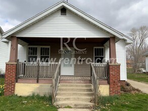 Building Photo - 917 E Seminary St