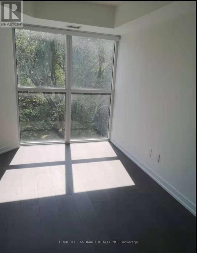 Building Photo - 219 Dundas St E