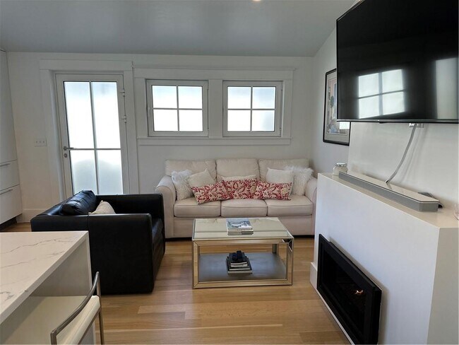 Building Photo - 76 Memorial Blvd