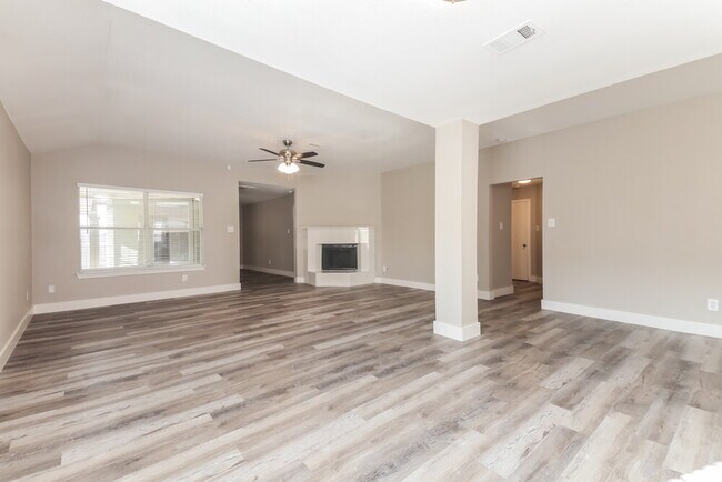 Foto del edificio - 7713 Dockside Dr