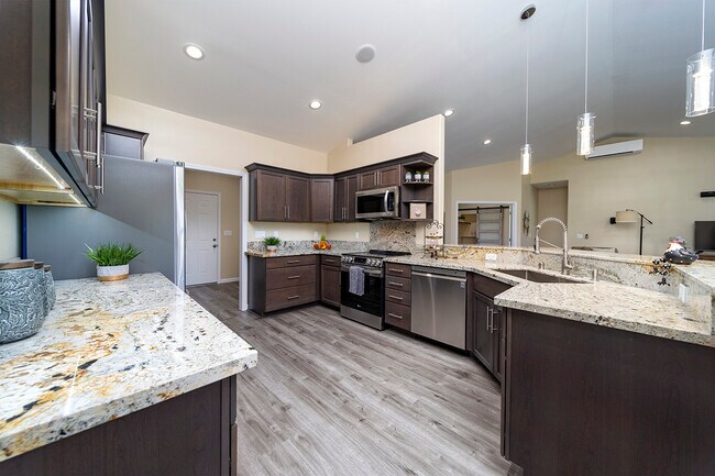 Foto del edificio - 15-1759-1759 22nd Ave