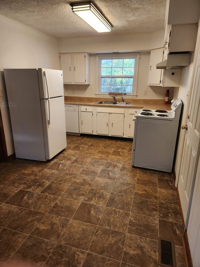 Foto del edificio - 638 Sunview Dr