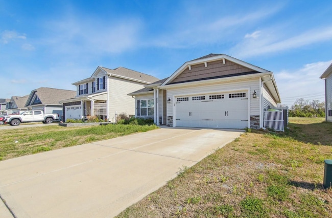 Building Photo - 112 Boomer St