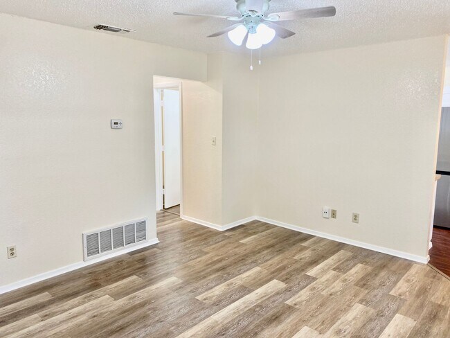 Building Photo - Remodeled Duplex by Historic Square
