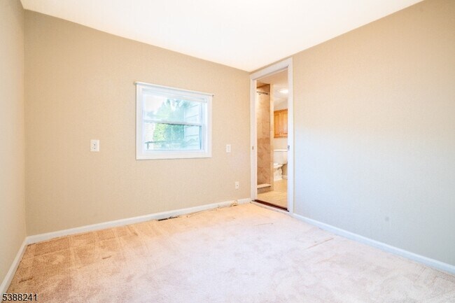 Foto del edificio - 354 Maxim Dr