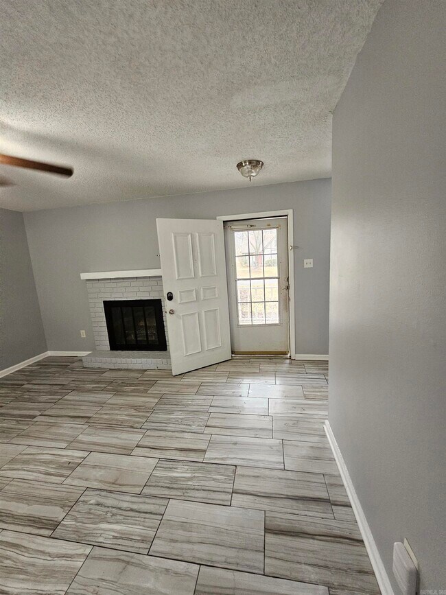 Building Photo - 39 Wright Cir