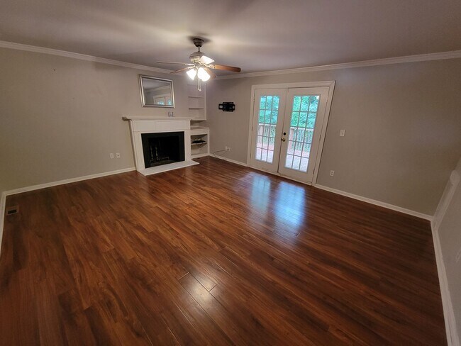 Foto del edificio - 3 Bed, 2 Bath Home Available in Greenville