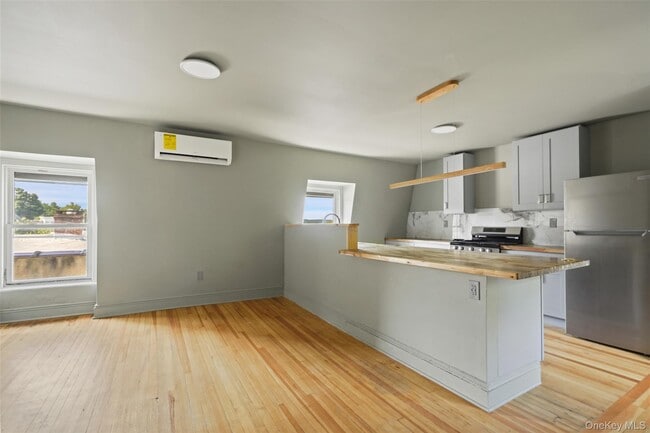 Building Photo - 31 N Eckar St