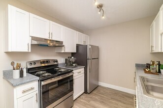 Building Photo - Tesota Midtown