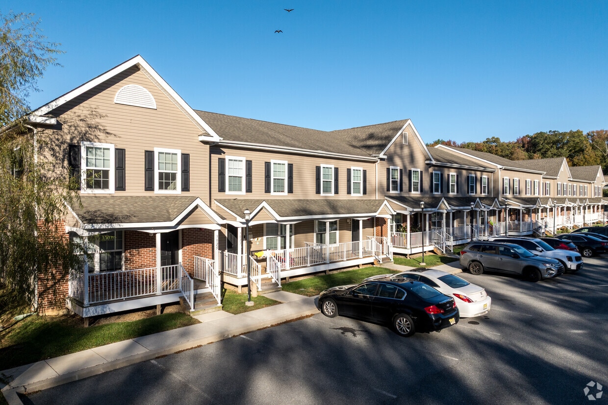 Primary Photo - West Creek Village