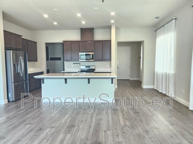 Building Photo - 948 Vasconcellos Ave