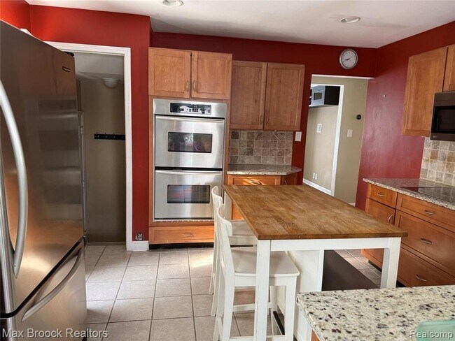 Foto del edificio - 3602 Elmhurst Ave