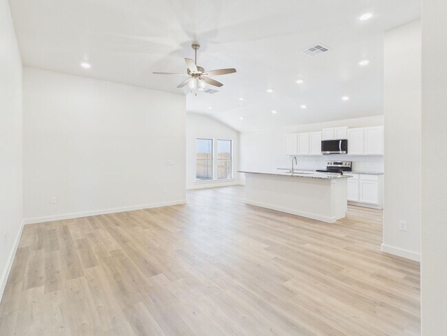 Building Photo - 3007 Farmyard Dr