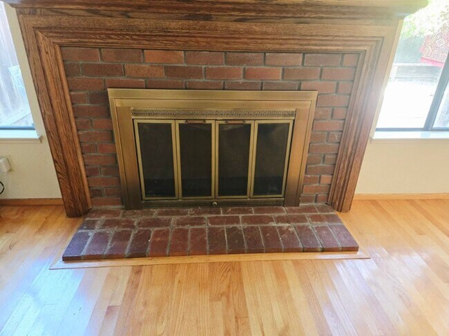 Foto del edificio - Well Maintained Townhome in Desirable Hidd...