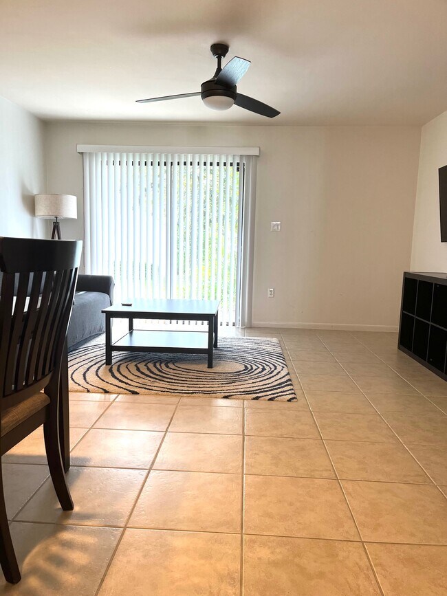 Foto del edificio - 1432 SW 25th Pl