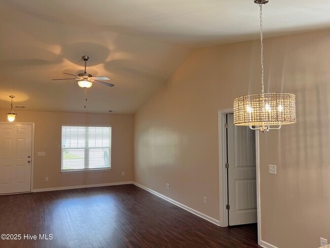 Building Photo - 1405 Judith Dr SE