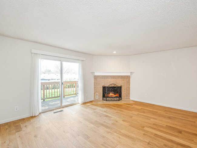 Building Photo - 10900 SW 76th Pl