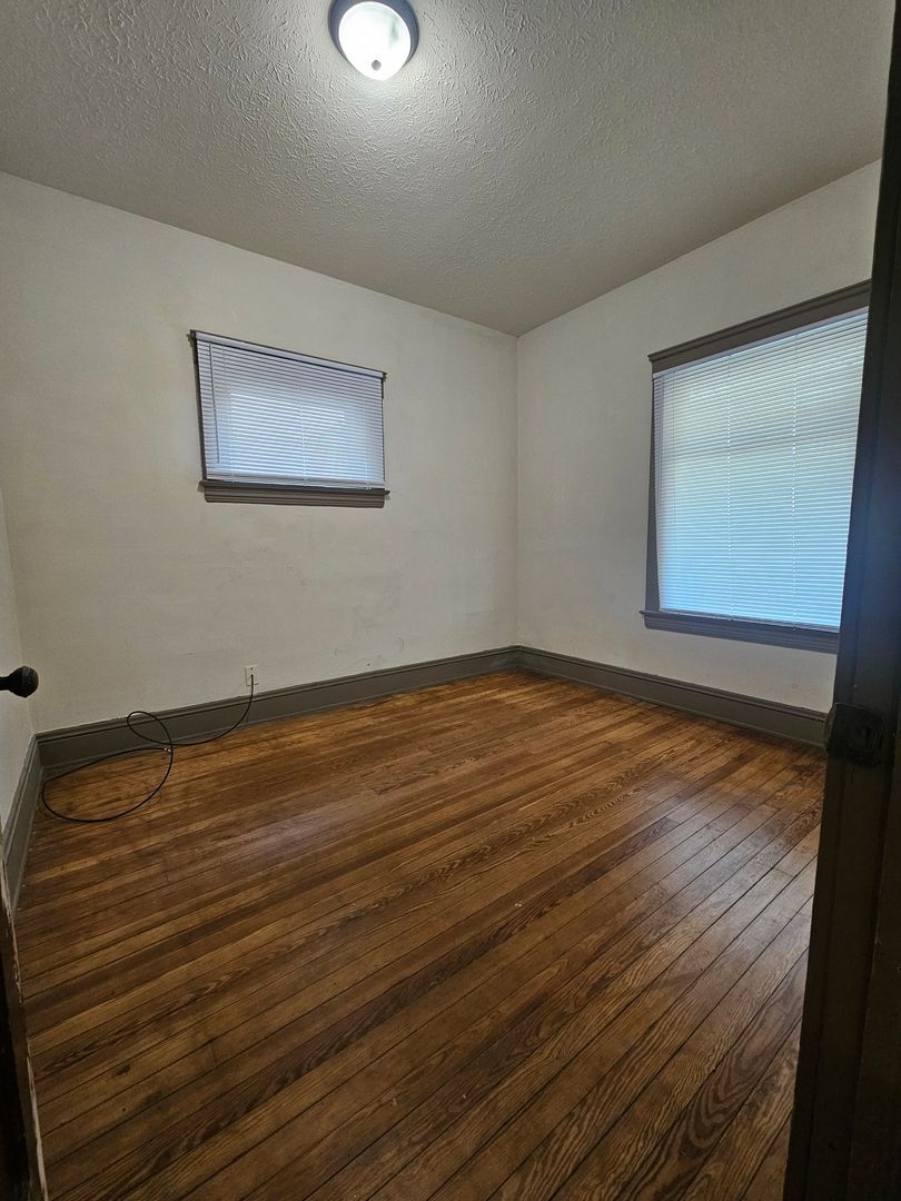 3913 Henritze Ave Cleveland, OH 44109 – photo 5