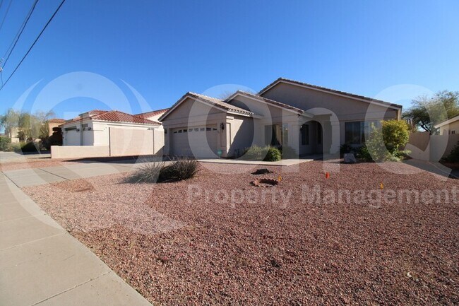 Foto del edificio - 927 E Hearn Rd