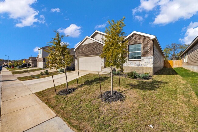 Building Photo - 3 Bed, 2 Bath Oasis on Meadowland Pl
