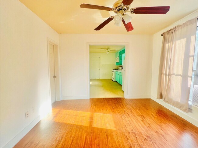 Foto del edificio - 936 Bennington St