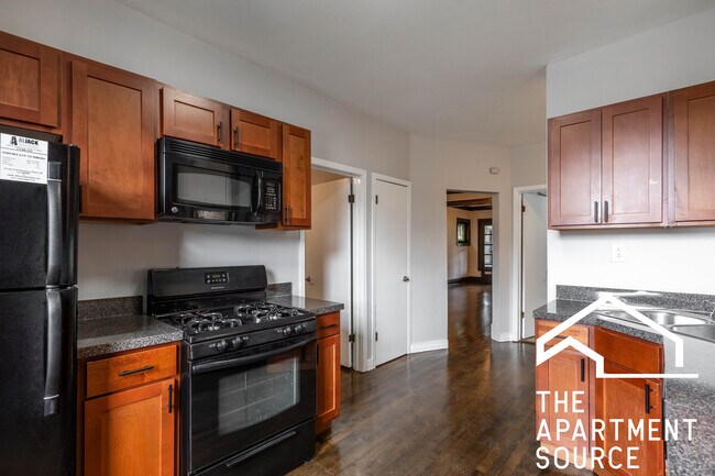 Foto del edificio - 3823 N Drake Ave
