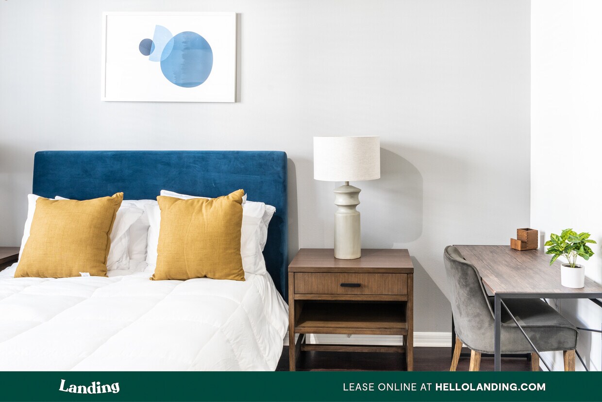 Primary Photo - 440 NE 4th Ave