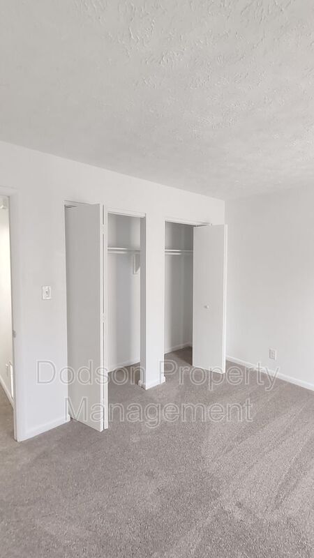 Building Photo - 4055 Midlands Rd