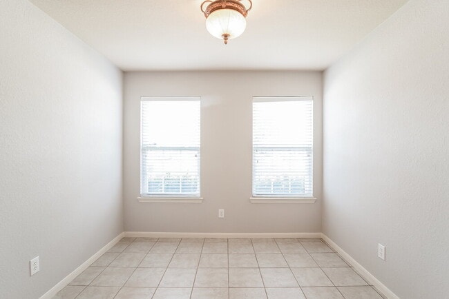 Building Photo - 17918 Green Trace Ln