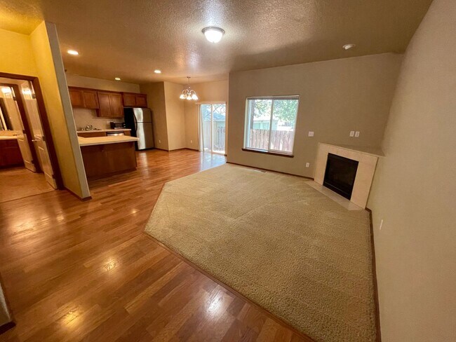 Foto del edificio - Fantastic Hillsboro Home with Attached Gar...