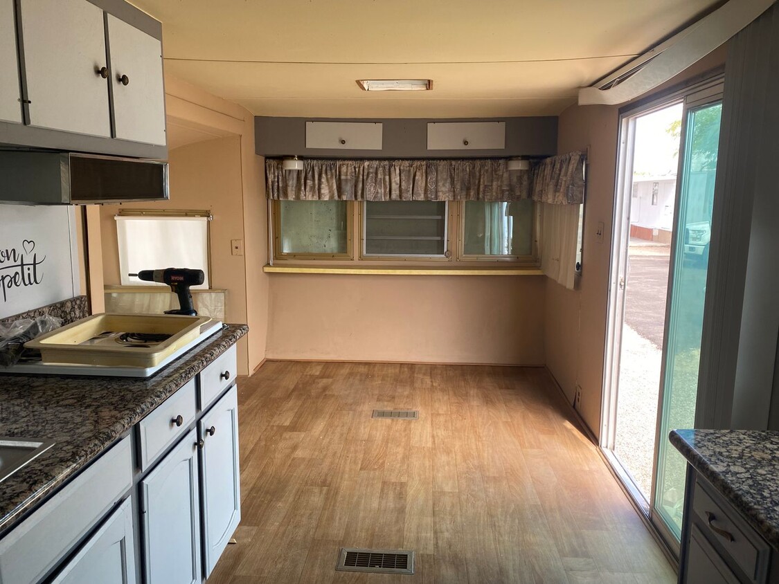 Foto del edificio - Mobile Home Community Under New Ownership ...