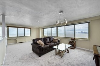 Building Photo - 12520 Edgewater Dr