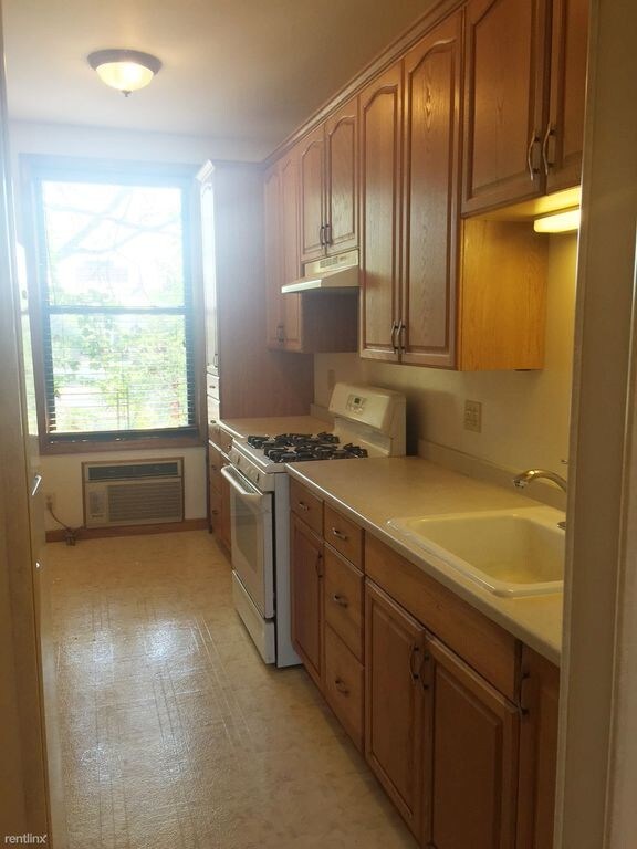 Primary Photo - 157 Lott St