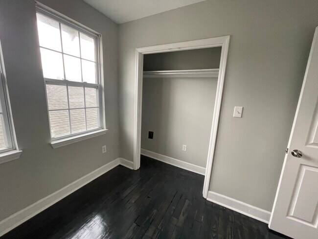 Building Photo - 7026 S Claiborne Ave