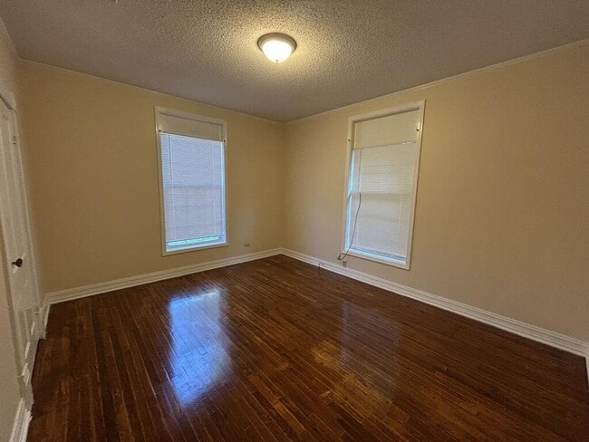 Building Photo - 2139 W Andrews Ave