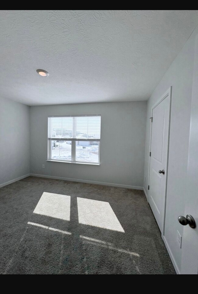 Foto del edificio - 382 Trinity Wy E