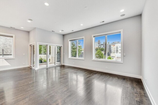 Building Photo - 6 N Throop St