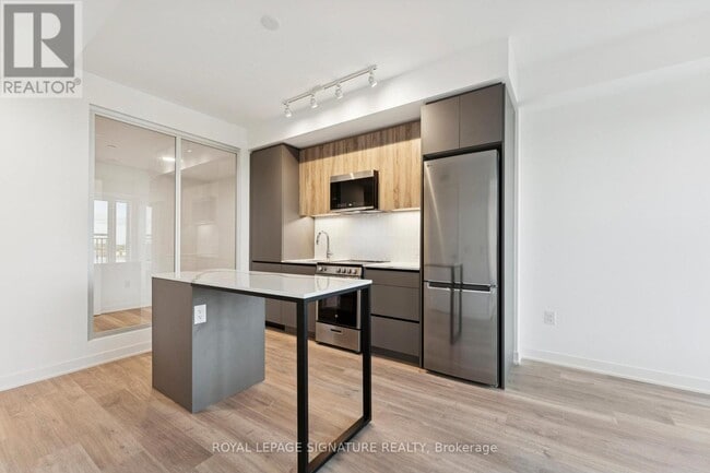 Photo du bâtiment - 20 All Nations Dr