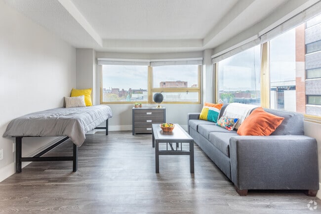 Studio - 400 Maynard