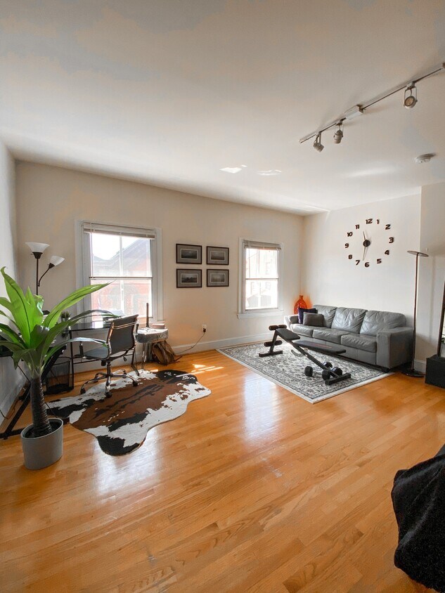 Primary Photo - 1703 Spruce Street, Unit 4F
