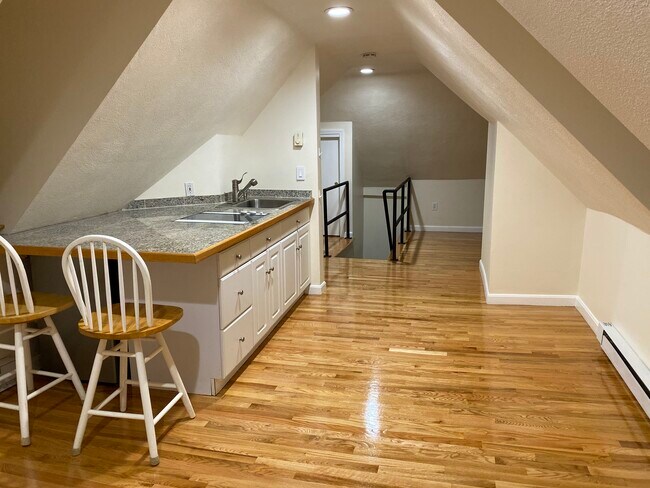 Building Photo - 95 Harnden St
